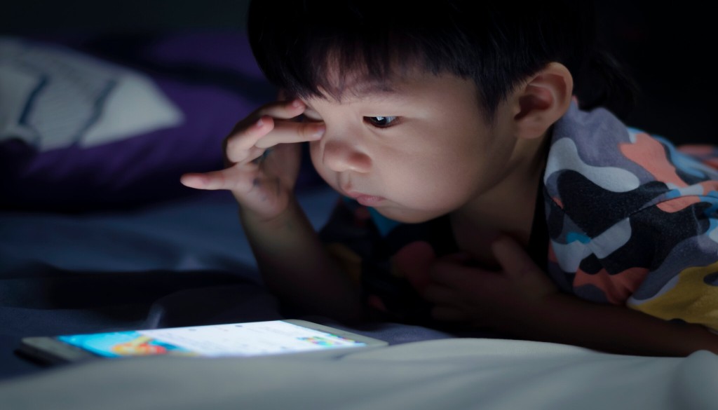 Sleeping Late Linked to Poor Mood, Weak Memory and Stunted Brain Development in Children