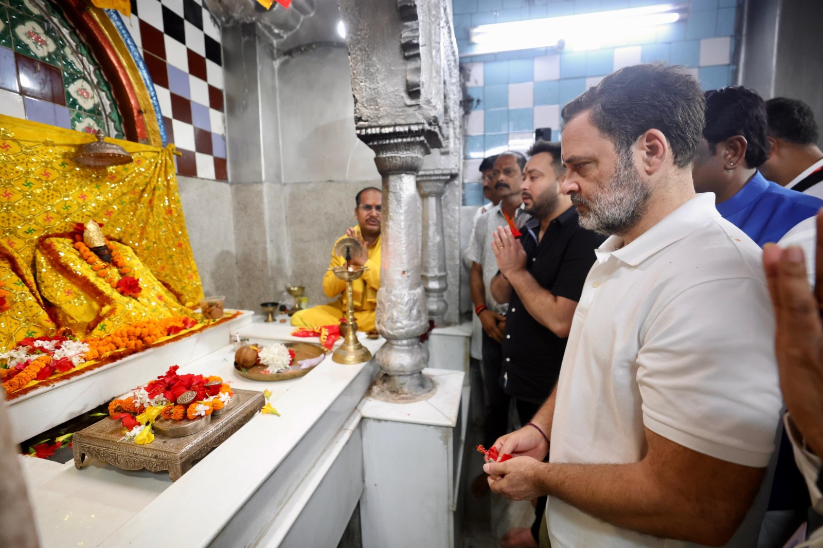 Rahul Gandhi Visits Sun Temple in Bihar During ‘Voter Adhikar Yatra’, Skips Meetings with Farmers