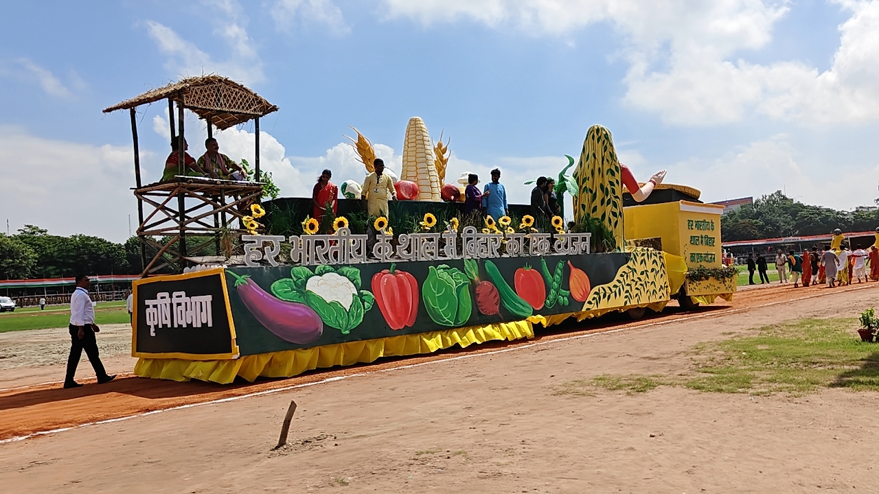 Patna Celebrates Independence Day with 13 Tableaux Highlighting Bihar’s Government Schemes