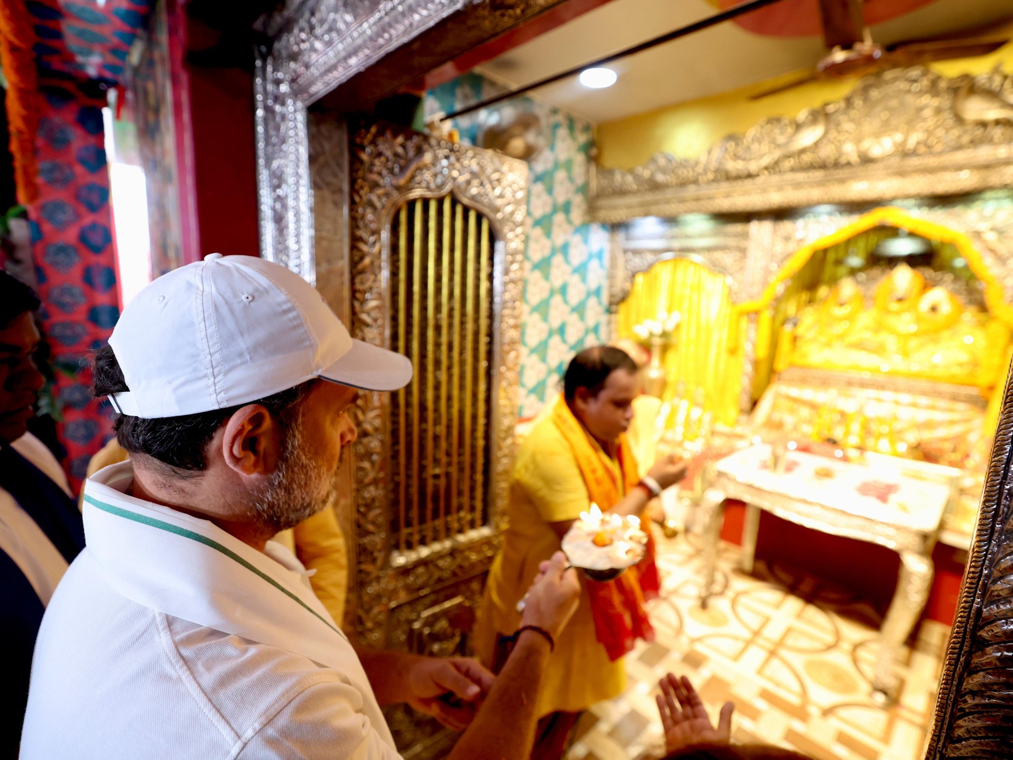 Rahul gandhi performing arti at Sita Temple 