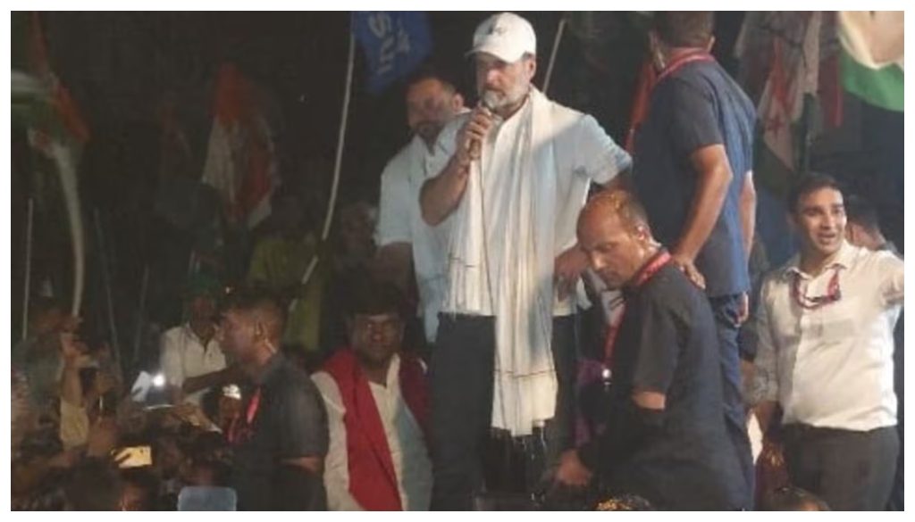 Rahul Gandhi and Tejashwi Yadav’s Voter Adhikar Yatra Enters Siwan, Akhilesh Yadav to Join Tomorrow in Bhojpur