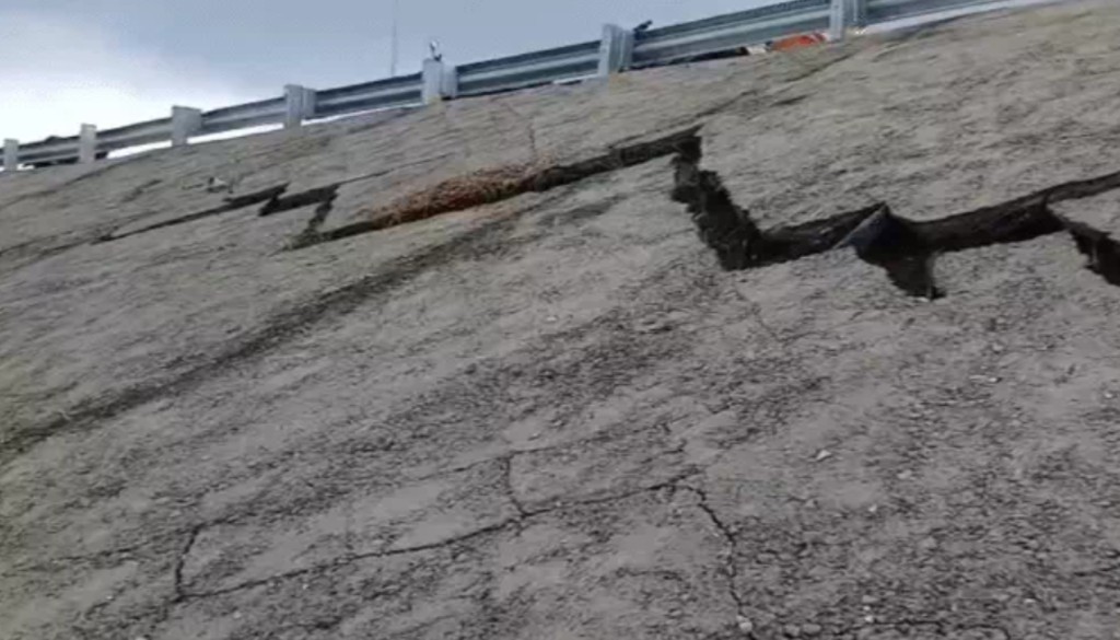 Cracks And Collapses Plague Recently Inaugurated Bakhtiyarpur-Mokama Four-Lane Road