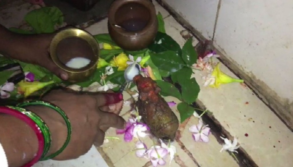 ‘Miracle’ at Bihar Shiva Temple as Nandi Idol ‘Drinks’ Milk, Draws Crowds of Devotees