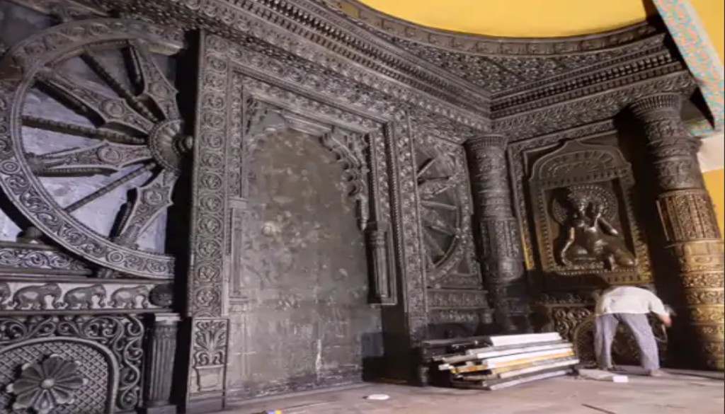 Patna prepares for grand Ganesh Chaturthi with diamond-studded crown and 40-foot pandal