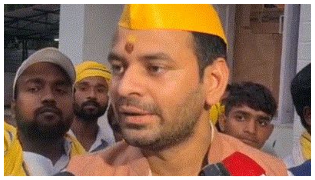 Tej Pratap Yadav’s social media post warning that a political rival, labelled “Jaichand,” is planning to flee Bihar with his family.