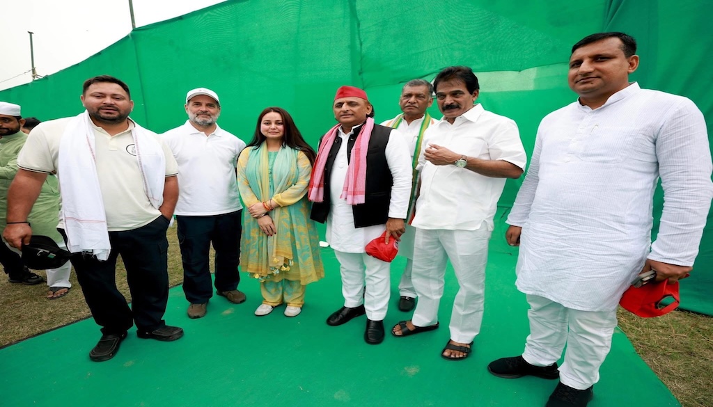 Akhilesh Yadav Joins Rahul Gandhi’s Bihar Yatra As Rohini Acharya Walks Beside Tejashwi