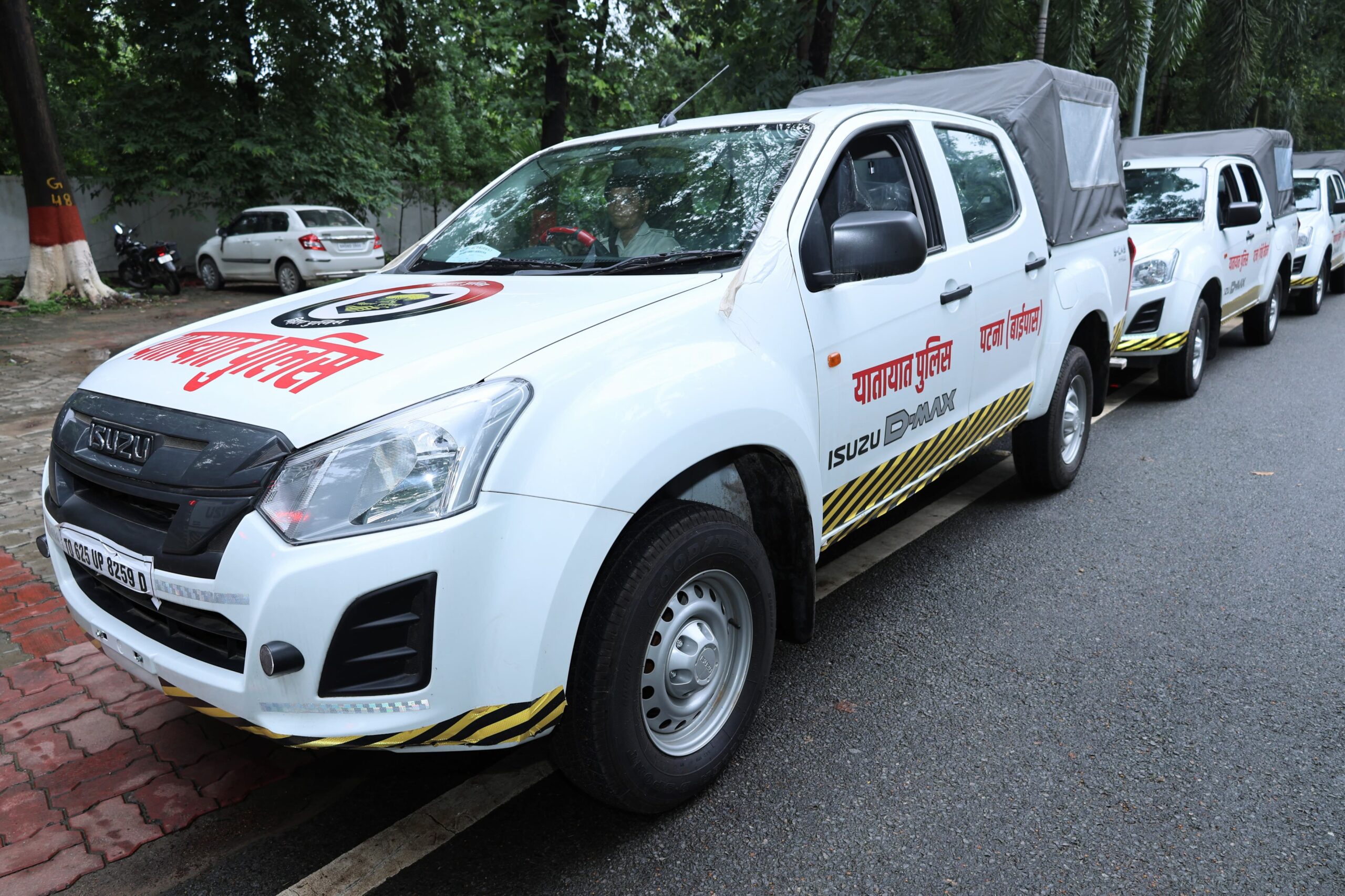 CM Nitish Kumar Flags Off 71 Police Vehicles to Boost Traffic Enforcement in Bihar