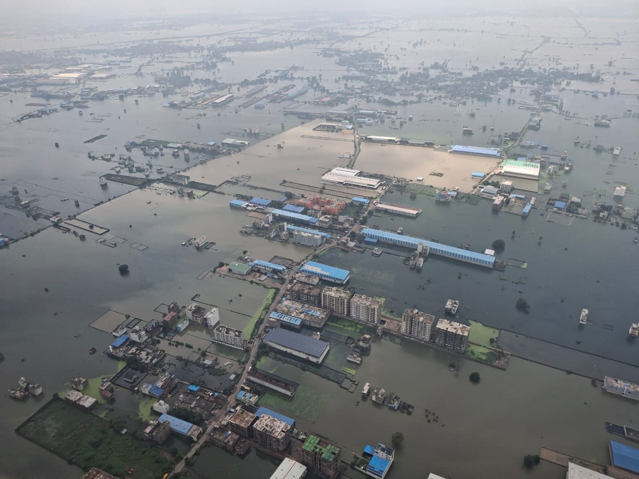 CM Nitish Kumar Conducts Aerial Survey of Flood-Hit Ganga Districts as 25 Lakh People Affected