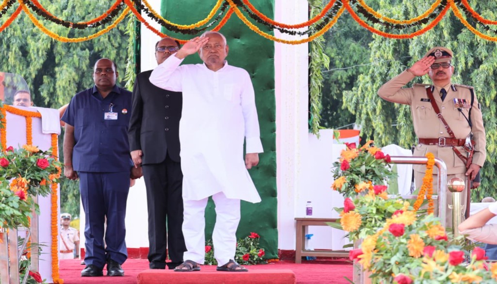 Independence Day 2025: CM Nitish Kumar Hoists Flag at Gandhi Maidan, Highlights Bihar’s Progress in Education, Health, and Law and Order