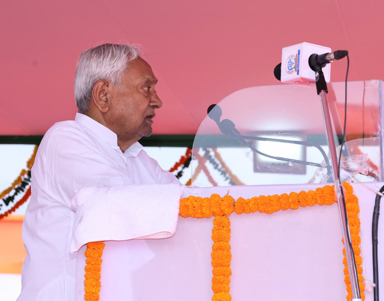 Independence Day 2025: CM Nitish Kumar Hoists Flag at Gandhi Maidan, Highlights Bihar’s Progress in Education, Health, and Law and Order