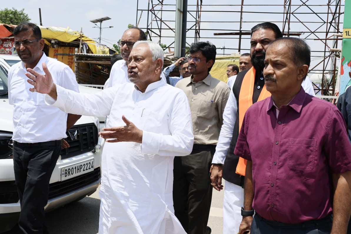 Chief Minister Nitish Kumar inaugurates development projects worth Rs 341 crore at Bhadra Ghat in Patna City, unveiling plaques for road, parking, and tourism facilities.