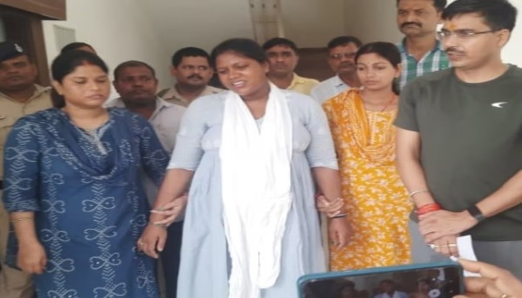 Vigilance Arrests Woman Inspector and Guard in Khagaria for Accepting Rs20,000 Bribe