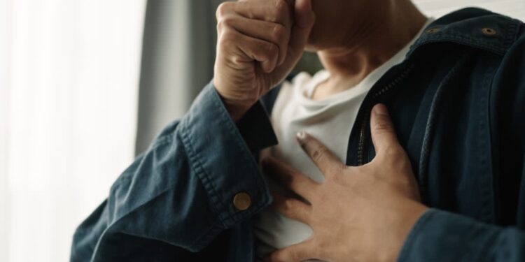 Persistent Sore Throat and Hoarseness Could Be Early Signs of Throat Cancer, Experts Warn