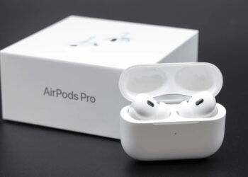 Apple Unveils AirPods Pro 3 With Heart Rate Sensing, Live Translation and Longer Battery Life
