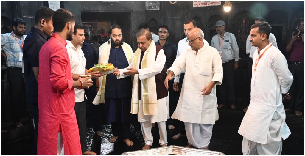 Millions Gather in Gayaji for Last Day of Pitru Paksha, Perform Sacred Pind Daan at Akshayavat