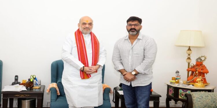 Pawan Singh Meets Amit Shah, Denies Ever Breaking With BJP