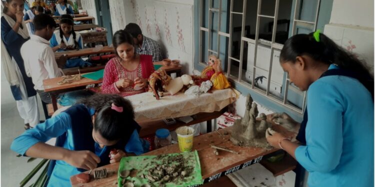 Colours, Songs and Creativity: Students Dazzle at District Art Festival