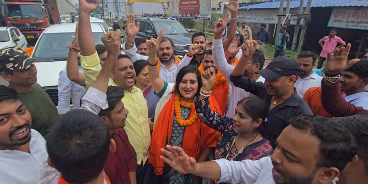 Bansuri Swaraj Performs Pind Daan in Gayaji, Set to Address BJP Youth Rally in Bodh Gaya