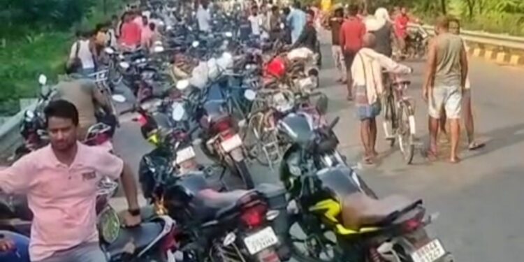 Three Killed as School Autorickshaw Hit by Speeding Vehicle in Bihar’s Chhapra