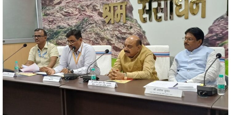 Bihar Child Labour Commission Calls for Stricter Action and Inter-Departmental Coordination