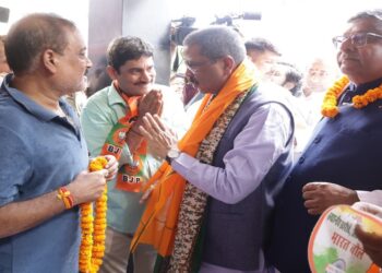 Dharmendra Pradhan Launches 'Mission Bihar' With Door-to-Door Campaign in Patna