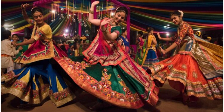 Garba or Dandiya? Here’s the Simple Way to Tell the Difference This Navratri