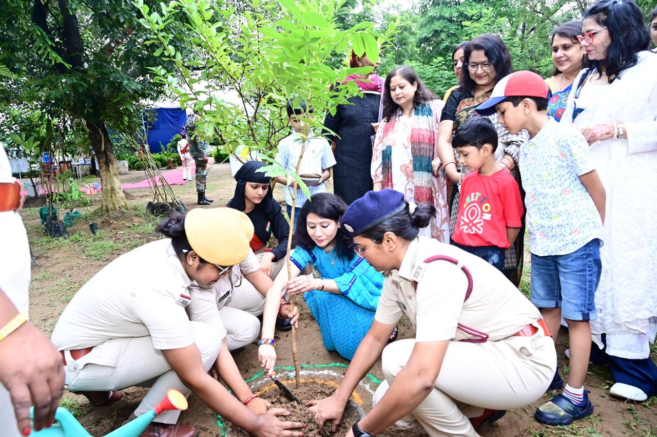 Bihar IPS Wives’ Association Hosts Tree Festival in Bihta to Promote Afforestation