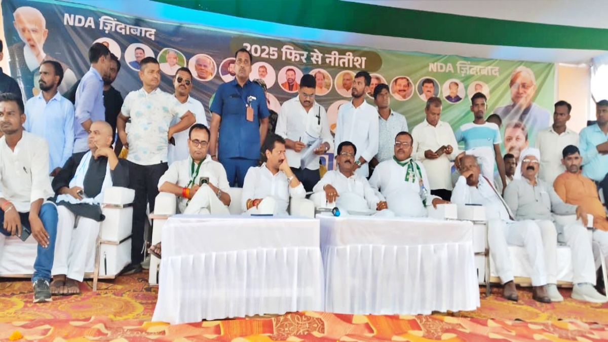 Chaos at NDA Workers’ Meet as Minister’s Supporters Clash With Former MLC’s Camp in Jamui