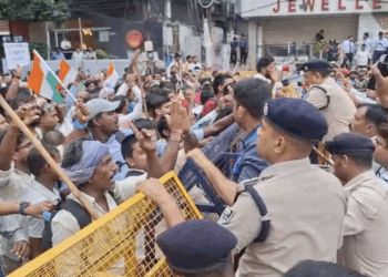 Bihar Police Chowkidars and Dafadars Protest in Patna Demanding Jobs for Dependents