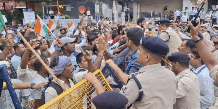 Bihar Police Chowkidars and Dafadars Protest in Patna Demanding Jobs for Dependents
