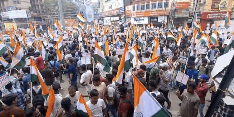 Job Aspirants Storm Patna Streets Demanding Police Recruitment