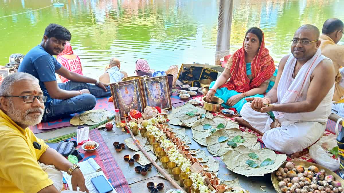 From Kheer Balls To Vishnupad: How Devotees Honour Ancestors At Gaya’s Pitru Paksha Fair