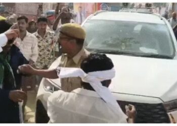 Bihar Minister Shravan Kumar Confronted by Sanitation Workers in Saharsa