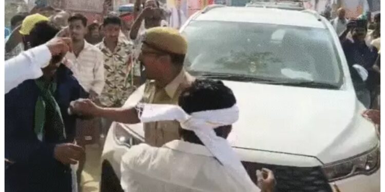 Bihar Minister Shravan Kumar Confronted by Sanitation Workers in Saharsa