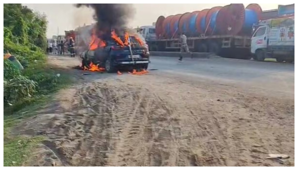 Moving Car Bursts into Flames on Patna-Hajipur Road, Driver Escapes Unhurt