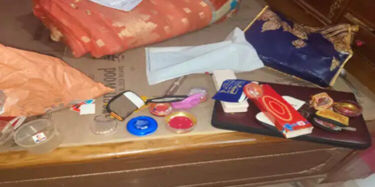 Thieves in Patna’s Danapur area broke into the house of an Air Force personnel and stole jewellery worth Rs 15 lakh while the family was away in Delhi.