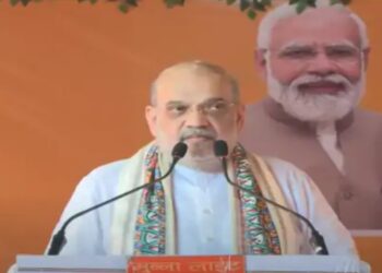 Union Home Minister Amit Shah in Begusarai Accuses Rahul Gandhi of ‘Defending Infiltrators’, Calls Lalu-Rabri a Threat to Bihar’s Development