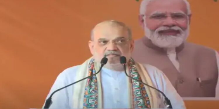Union Home Minister Amit Shah in Begusarai Accuses Rahul Gandhi of ‘Defending Infiltrators’, Calls Lalu-Rabri a Threat to Bihar’s Development