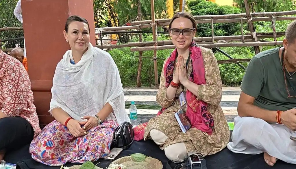 Foreign Pilgrims from Russia and Ukraine Perform Ancestral Rites Together in Gaya Amid Ongoing War