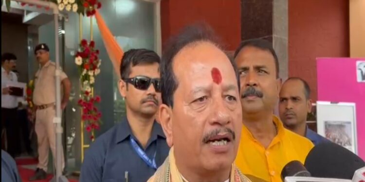 Deputy Chief Minister Vijay Sinha addressing a media in Patna, criticizing Tejashwi Yadav and the Congress over infiltrators and job promises.