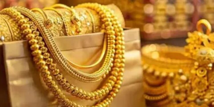 Artificial Jewellery Tied to Allergic Reactions, Dermatologists Caution