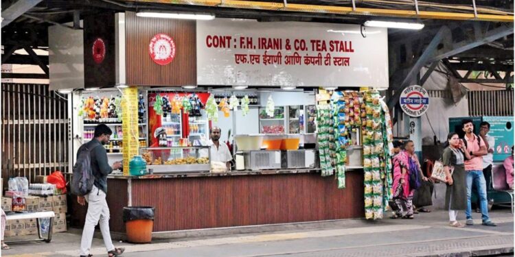 Railways Introduce QR Code IDs for Station Vendors to Ensure Safe Food for Passengers