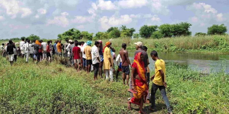 Five From One Family Killed in Supaul Boat Tragedy as NDRF Recovers Four More Bodies