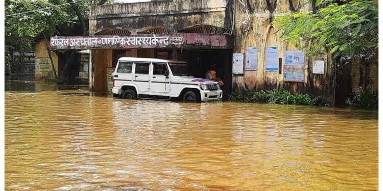 Heavy Rain Triggers Floods in Vaishali; Pregnant Woman Dies Amid Rescue Delays