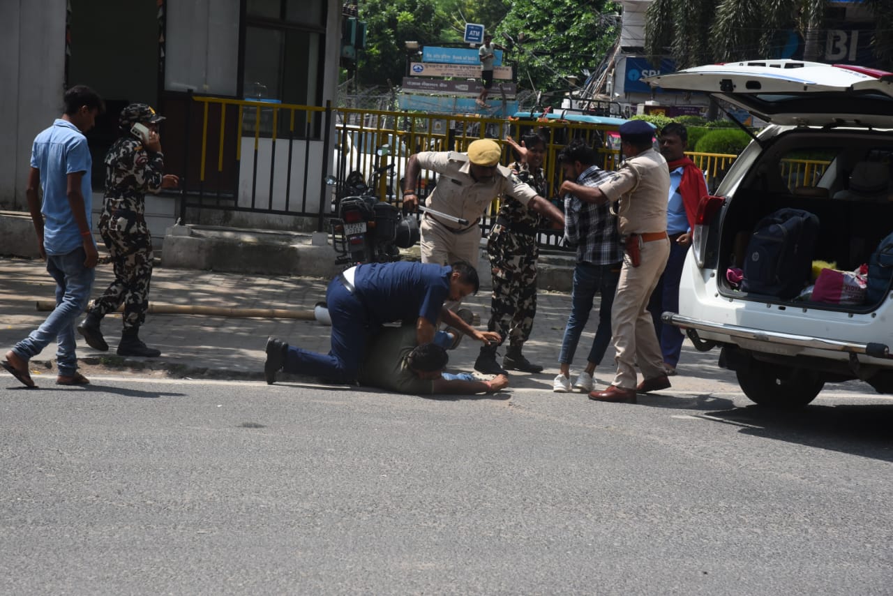 Bihar Electricity Worker Alleges Brutal Assault by BJP MLC’s Guard After Minor Vehicle Clash