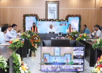 CM Nitish Kumar Transfers Over Rs 802 Crore to Construction Workers, Launches Digital Portal for Youth Internships