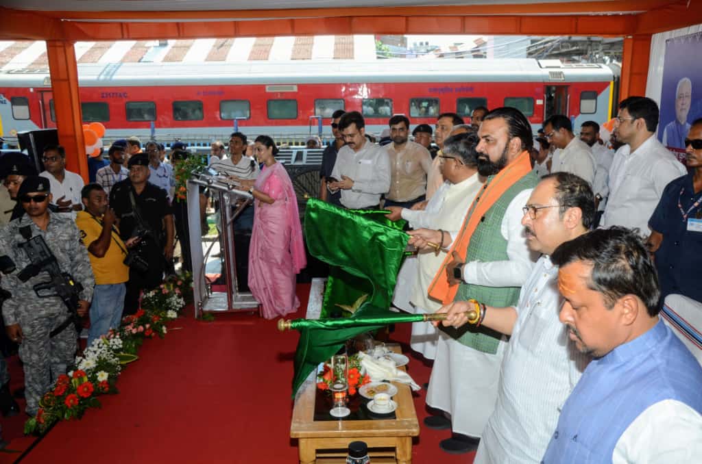 Bihar Gets Three New Amrit Bharat Trains Connecting Delhi, Telangana and Rajasthan as Rail Minister Flags Them Off