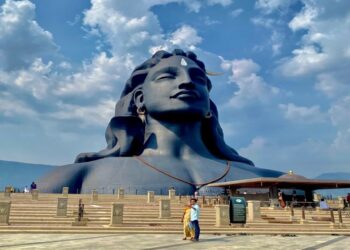Patna’s Bans Ghat is set to house Bihar’s first modern crematorium, featuring a 12ft Adiyogi Shiva statue, engravings of King Harishchandra’s story, and expanded facilities over 4.5 acres.