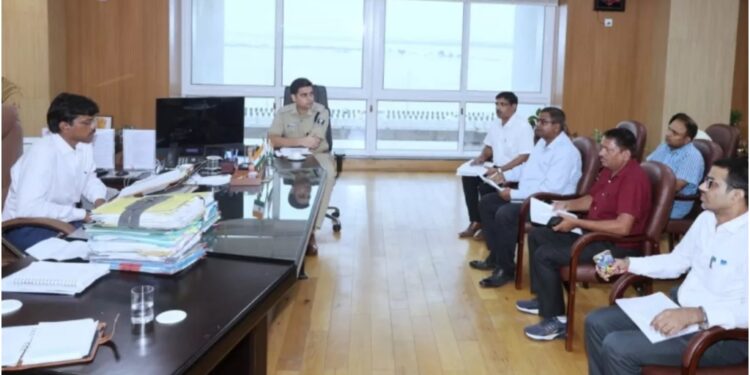 Patna DM Orders Big Clean-Up and Expansion Drive at Patliputra Bus Terminal