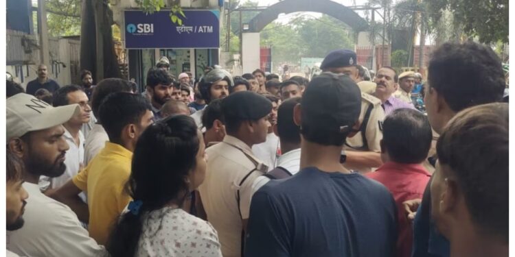 Ruckus in Patna Lok Adalat as Public Protests Over Unsettled Traffic Challans